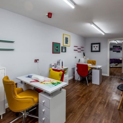 Visit our professional nail salon in Aberdeen
